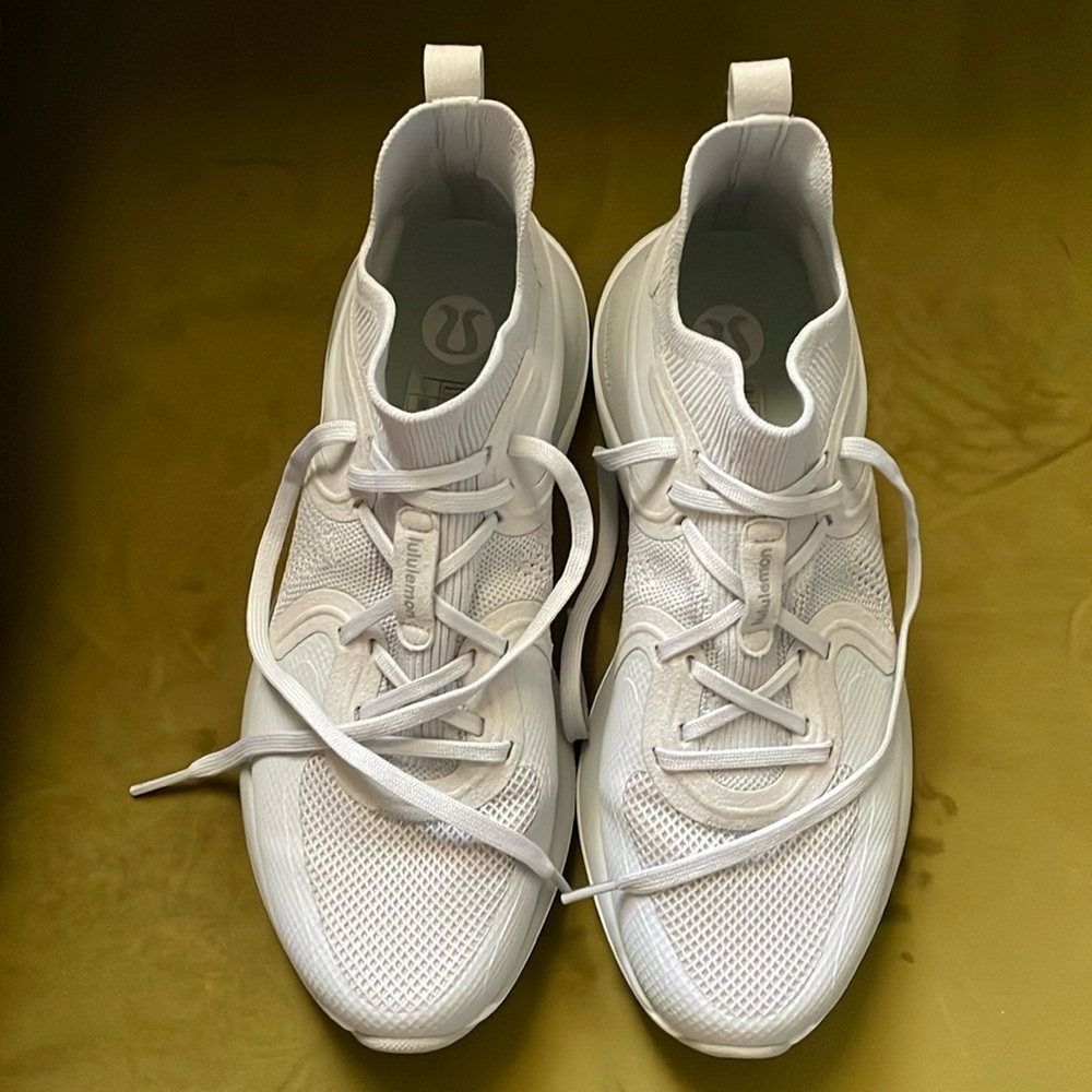 Lululemon Chargefeel 2 Mid Women’s Workout Shoe size 8.5